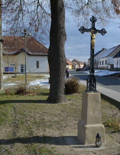 Kříž u pošty Vacenovice