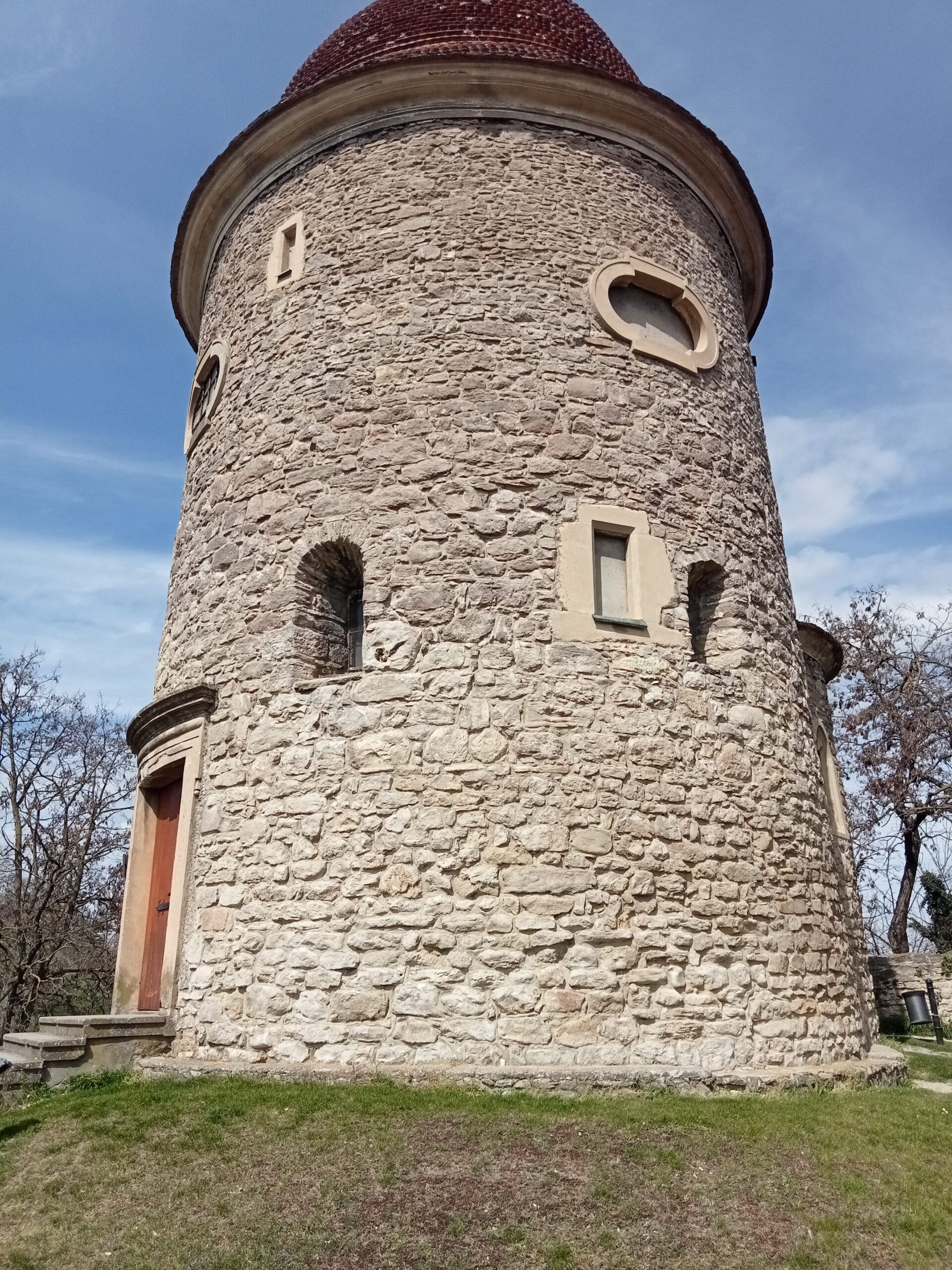 Rotunda sv. Juraja Skalica