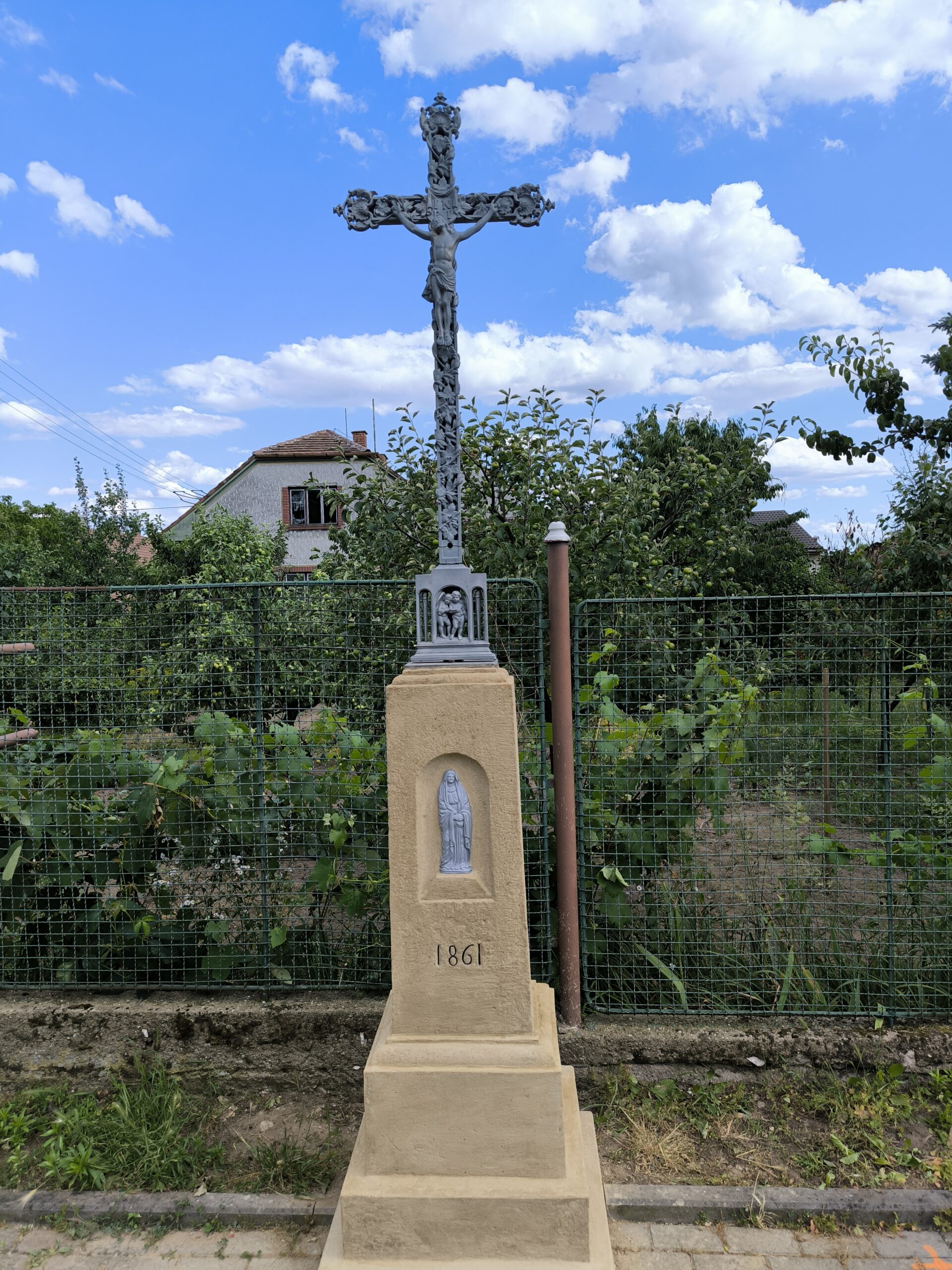 Kříž u staré školy Ratíškovice